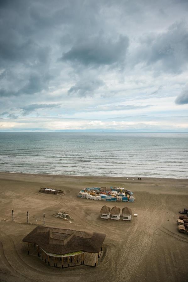 Luxury Promenada Apartment - Frontal Beachfront Mamaia Nord Năvodari Εξωτερικό φωτογραφία