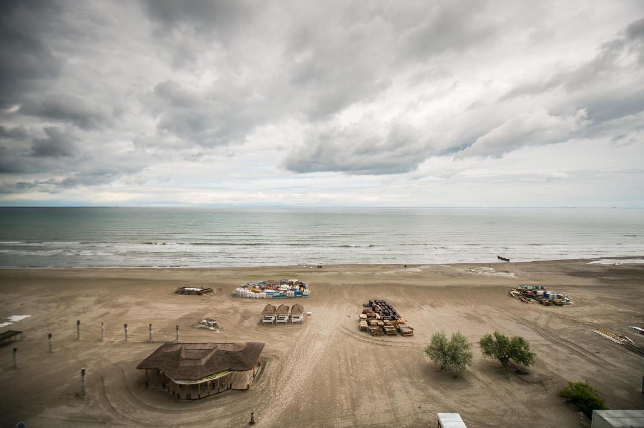 Luxury Promenada Apartment - Frontal Beachfront Mamaia Nord Năvodari Εξωτερικό φωτογραφία