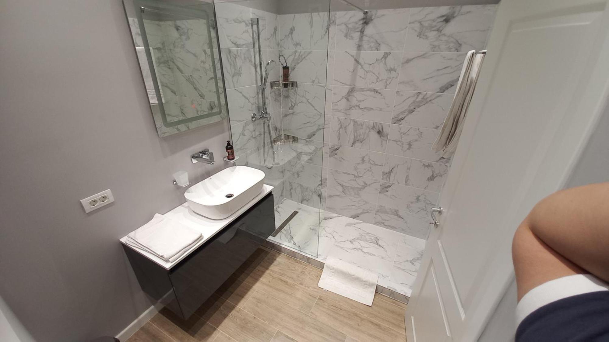 Luxury Promenada Apartment - Frontal Beachfront Mamaia Nord Năvodari Εξωτερικό φωτογραφία