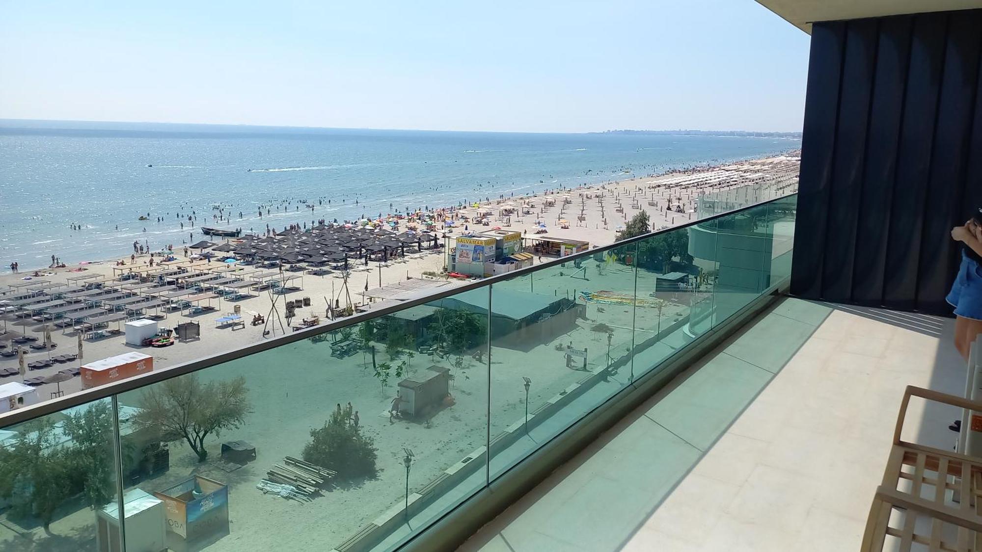 Luxury Promenada Apartment - Frontal Beachfront Mamaia Nord Năvodari Εξωτερικό φωτογραφία